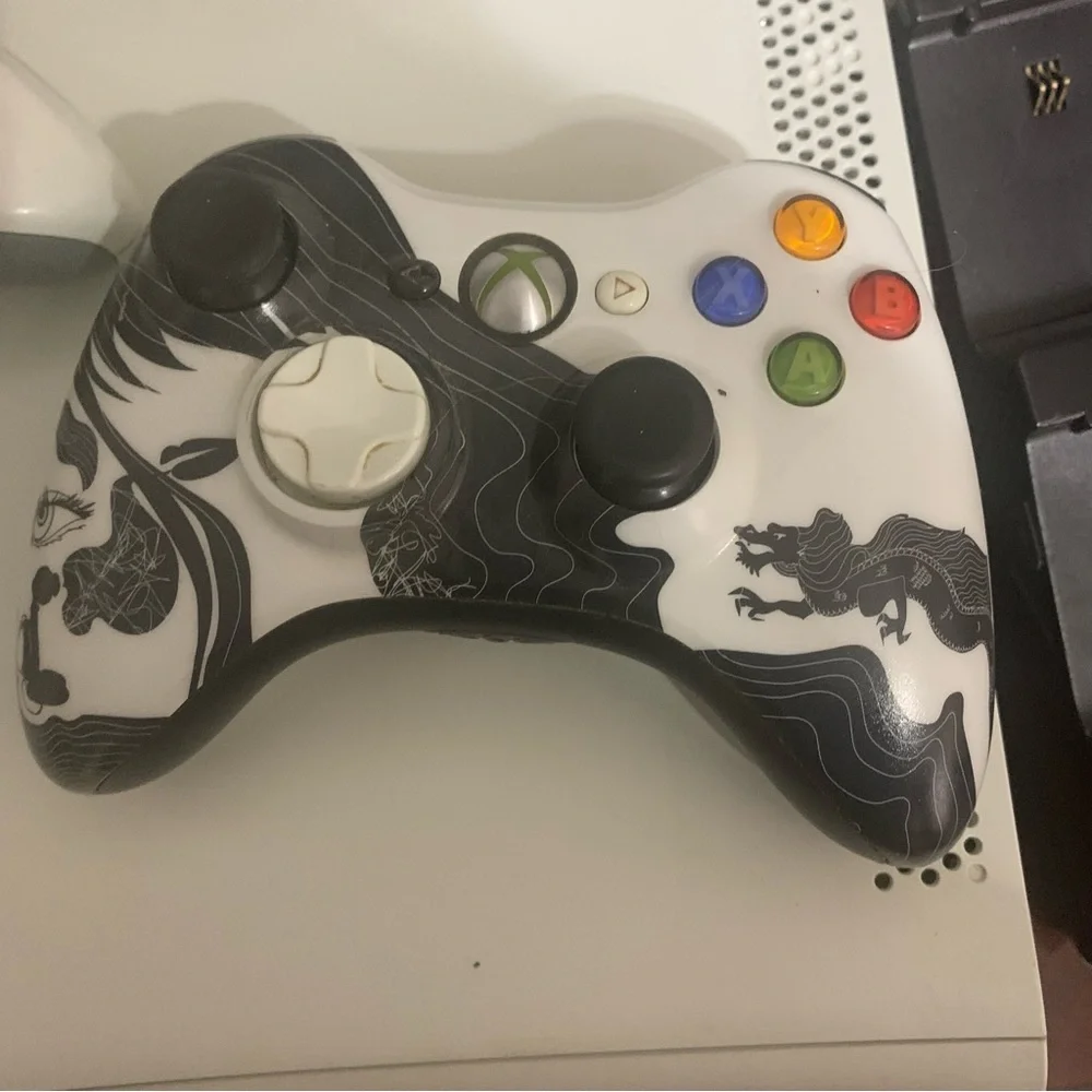 Xbox 360 Console Bundle with 3 Controllers 60gb